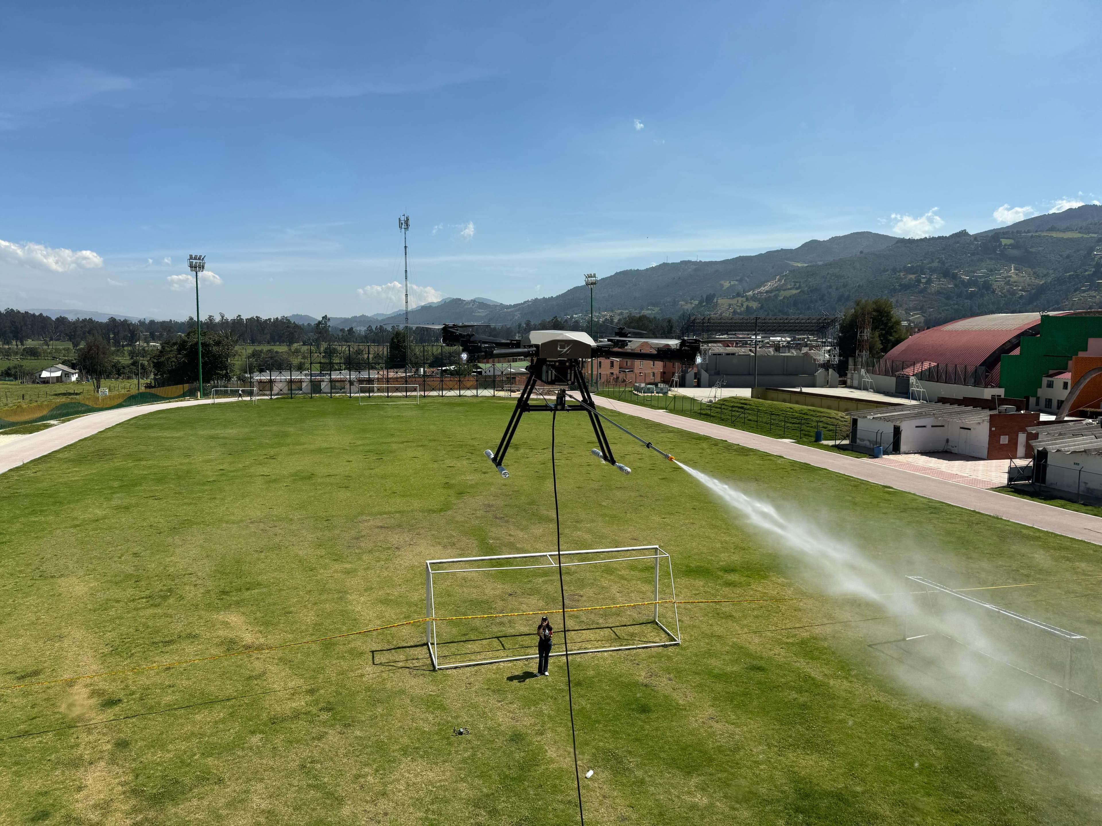 Drone para lavado de fachadas en Colombia
